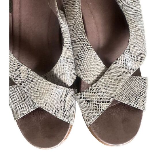 Dansko Jacinda Taupe Snake Slingback Sandals Size 38. US Size 7.5 - 8 - Picture 8 of 15